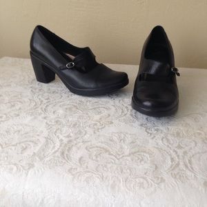 Women's dansko Mary Janes mid Heels Sz 8